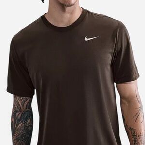 Nike Men's Brown Short Sleeve T-Shirt
